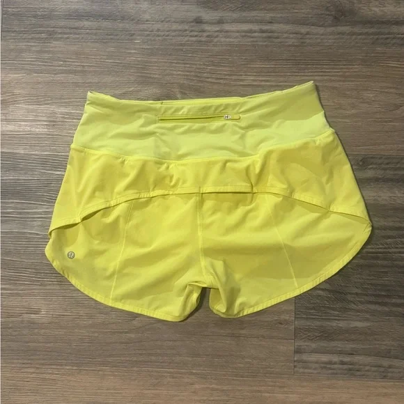 Lululemon Speed Up High Rise Shorts 4 in inseam, Size 8 - Picture 2 of 4